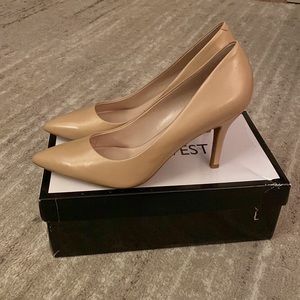 Nude Pumps